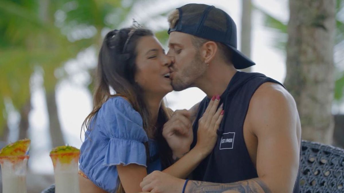 La cita entre Andrea y Óscar termina en beso: "Tiene algo que me engancha"