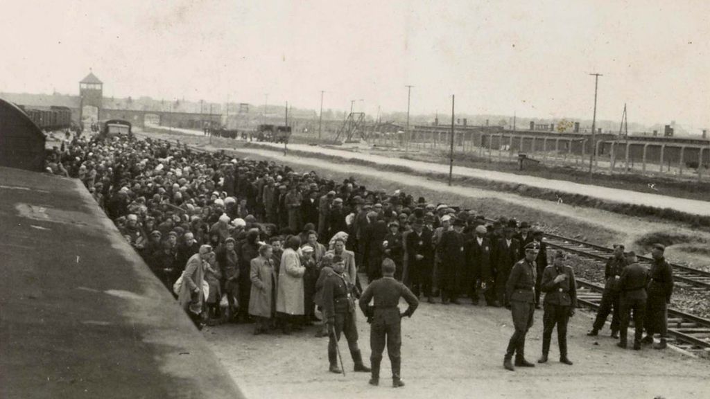 El álbum de Auschwitz: la selección de prisioneros