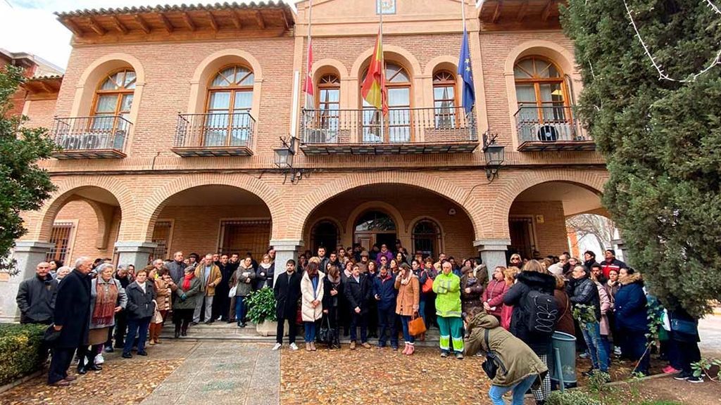 El detenido por matar a su exmujer en Toledo tuvo orden de alejamiento de su hija por pegarle con una barra de hierro El detenido por matar a su exmujer en Toledo tuvo orden de alejamiento de su hija por pegarle con una barra de hierro