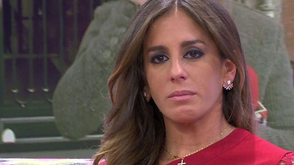 Anabel Pantoja no puede evitar las lágrimas