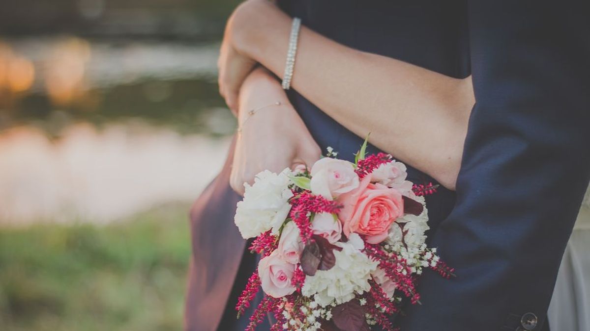 Un hombre roba en una tienda para que le detengan el día de su boda: quería evitar casarse