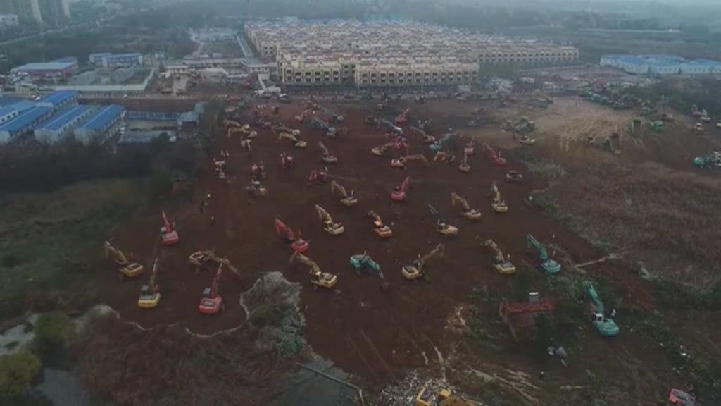 China construye un hospital de urgencia en Wuhan