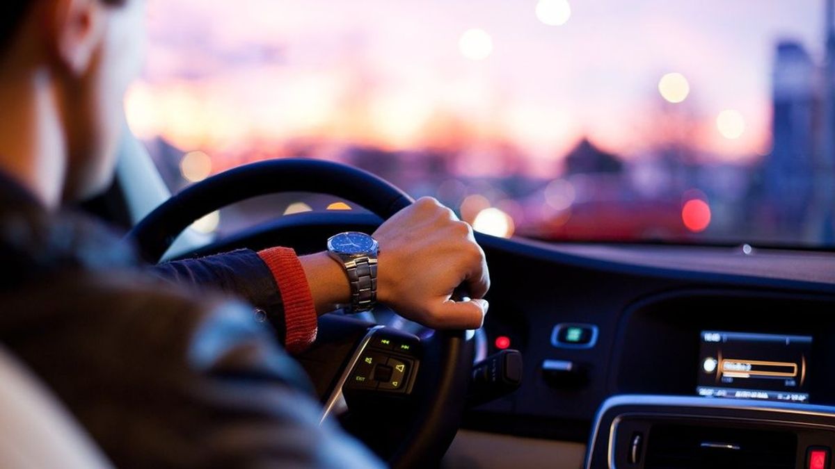 Las principales infracciones al volante: cuáles quitan puntos y qué multas suponen