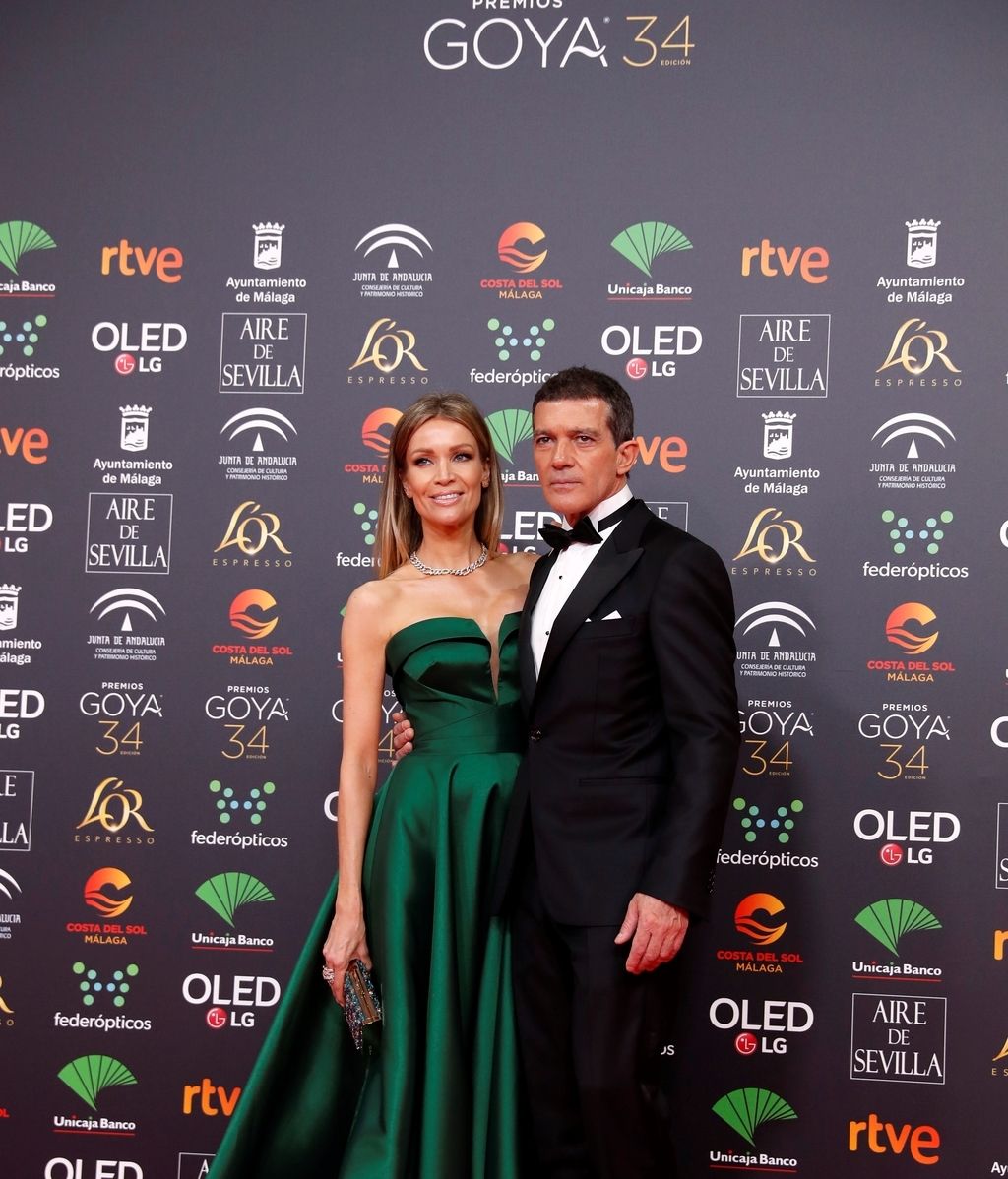 Antonio Banderas y Nicole Kimpel en la alfombra roja de los Premios Goya 2020