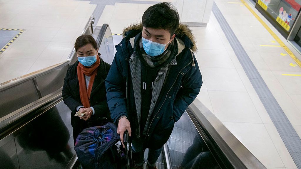 China prepara una vacuna para el coronavirus, que deja ya 56 muertos y 2.000 infectados China prepara una vacuna para el coronavirus, que deja ya 56 muertos y 2.000 infectados