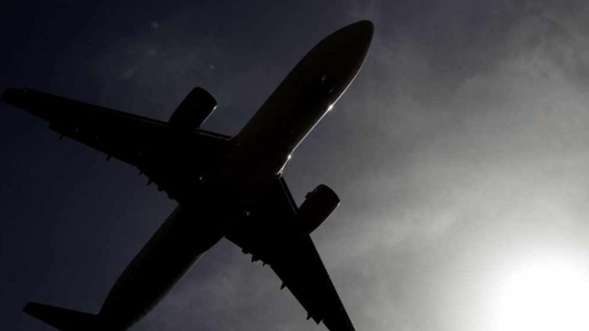Un avión comercial se estrella en Afganistán con 83 pasajeros a bordo