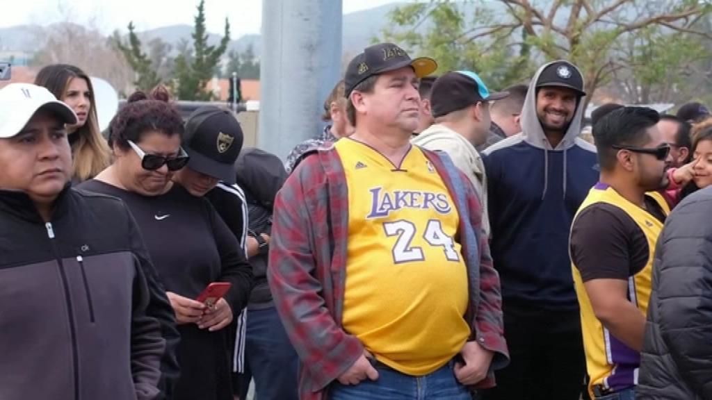 Cortan el acceso a la zona del accidente de Kobe Bryant por la afluencia masiva de fans