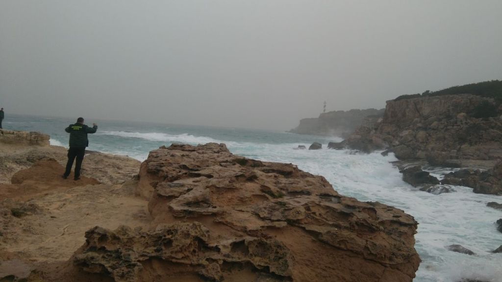 Encuentran un segundo cadáver en las playas de Ibiza: podrían ser de los dos desparecidos por el paso de la borrasca Gloria Encuentran un segundo cadáver en las playas de Ibiza: podrían ser de los dos desparecidos por el paso de la borrasca Gloria