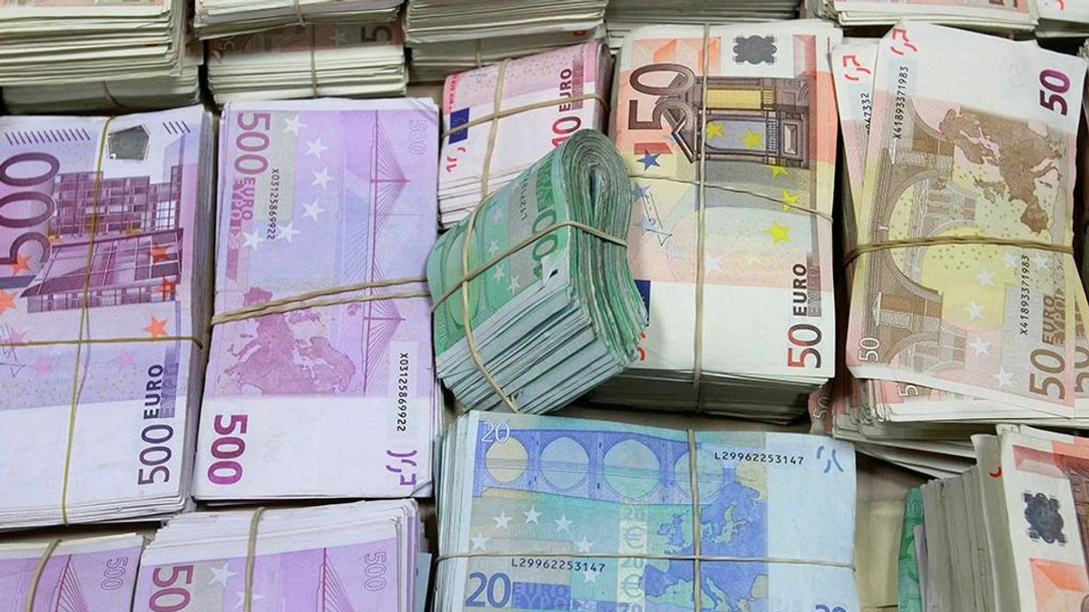 El déficit público se sitúa en el 1,66 del PIB hasta noviembre, por debajo del objetivo del 2% El déficit público se sitúa en el 1,66 del PIB hasta noviembre, por debajo del objetivo del 2%