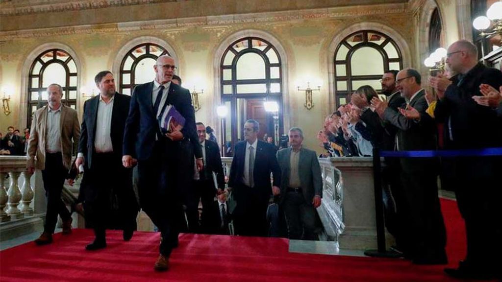 20200126-NAC-JUNQUERAS-APLAUSOSOK-REUTERS