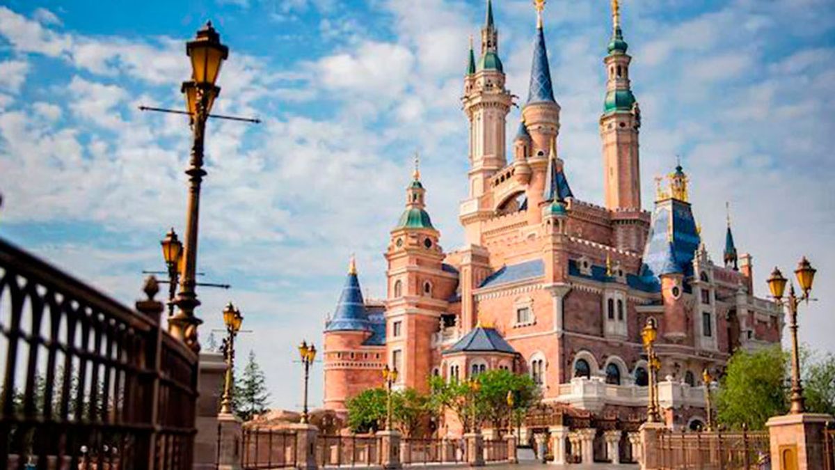 Clausuran el parque temático de Shanghai Disneyland debido al coronavirus de Wuhan Clausuran el parque temático de Shanghai Disneyland debido al coronavirus de Wuhan