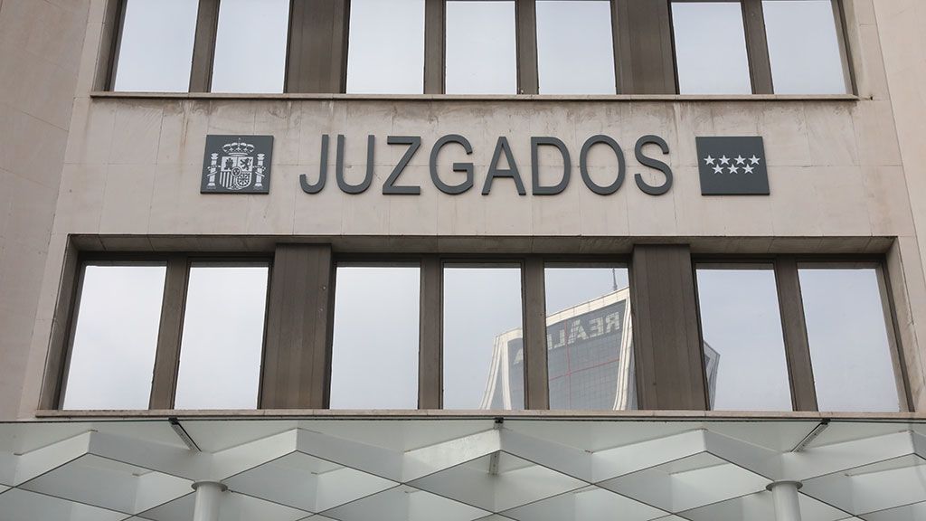 Un hombre escapa de los Juzgados de Plaza de Castilla tras golpear a dos agentes Un hombre escapa de los Juzgados de Plaza de Castilla tras golpear a dos agentes