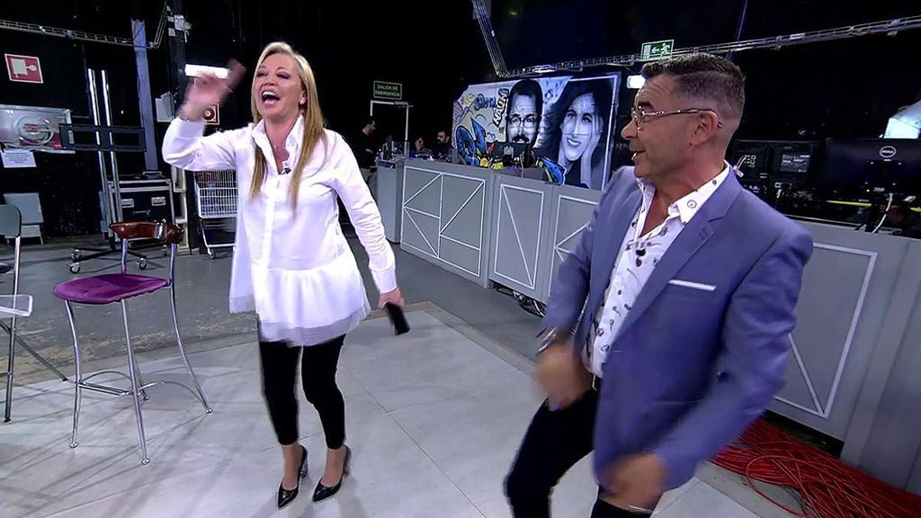 Belén Esteban y Jorge Javier Vázquez lo dan todo al ritmo de 'Campanas del amor' de Mónica Naranjo