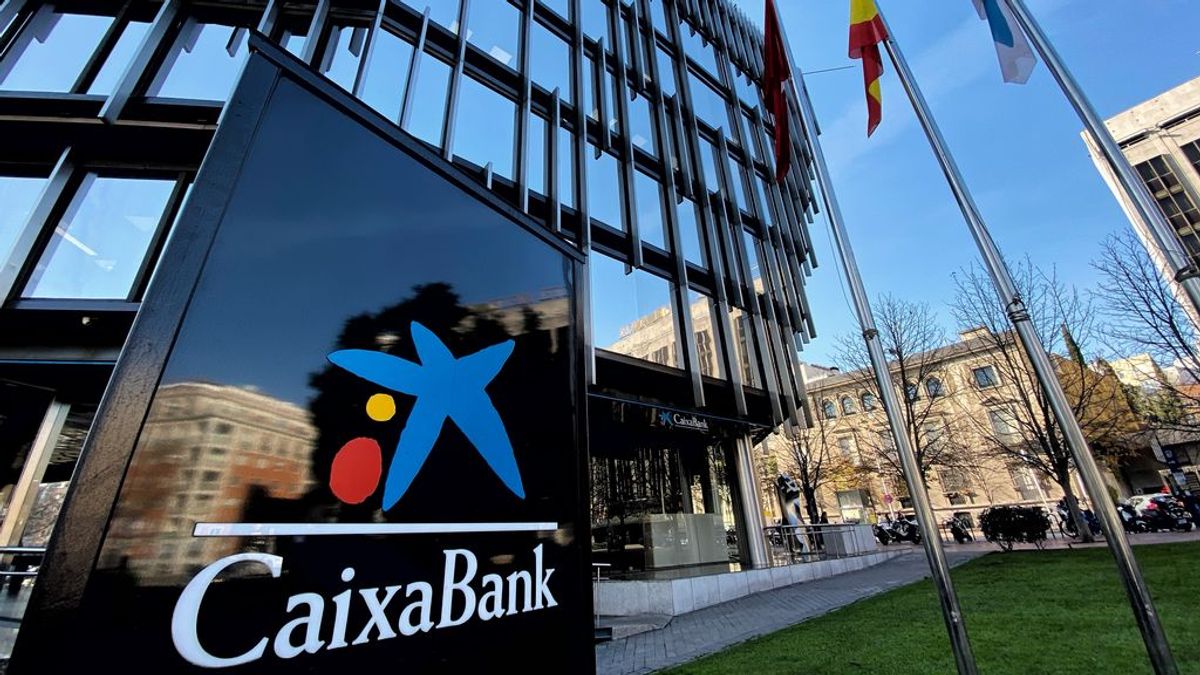 Exterior de la sede de CaixaBank Exterior de la sede de CaixaBank