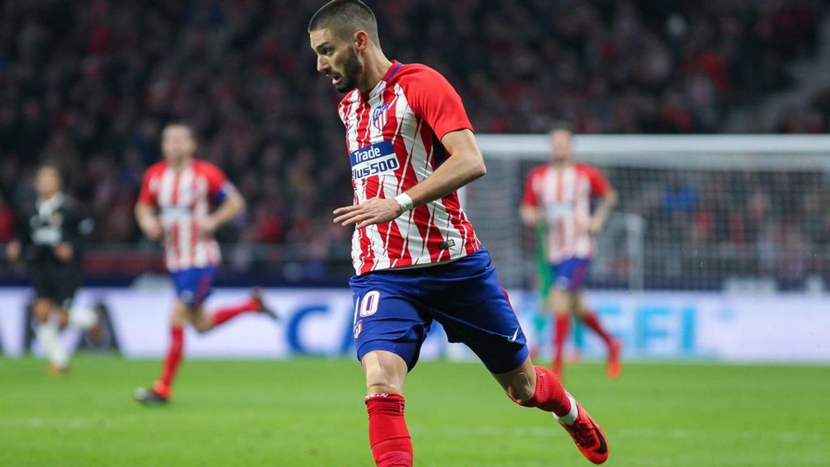 Yannick Carrasco regresa al Atlético de Madrid mediante cesión con opción de compra Yannick Carrasco regresa al Atlético de Madrid mediante cesión con opción de compra