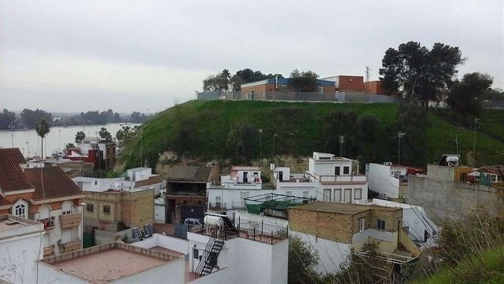 Los disolventes tóxicos que envenenan la sangre de los vecinos del barrio del hedor en Coria del Río Los disolventes tóxicos que envenenan la sangre de los vecinos del barrio del hedor en Coria del Río