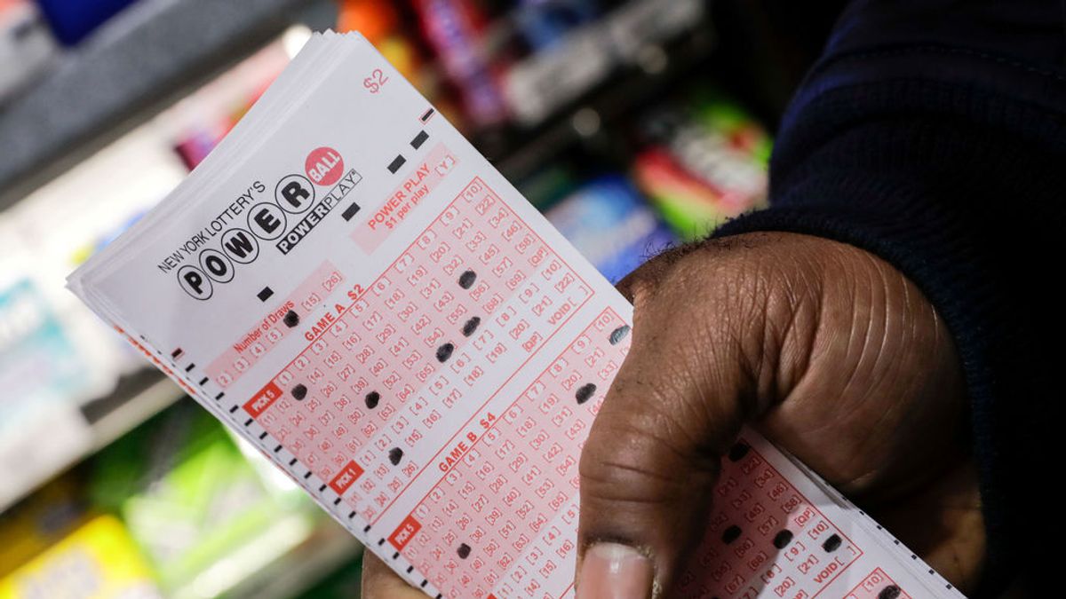Un jugador de la lotería Powerball gana casi 400 millones de dólares, su mayor premio Un jugador de la lotería Powerball gana casi 400 millones de dólares, su mayor premio