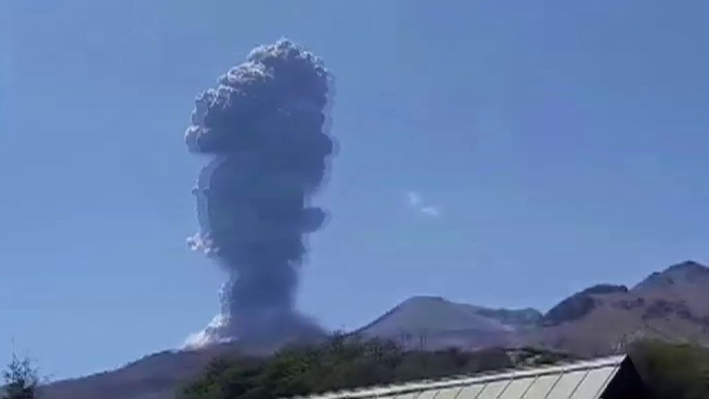 Alerta en Chile por la actividad del volcán Chillán