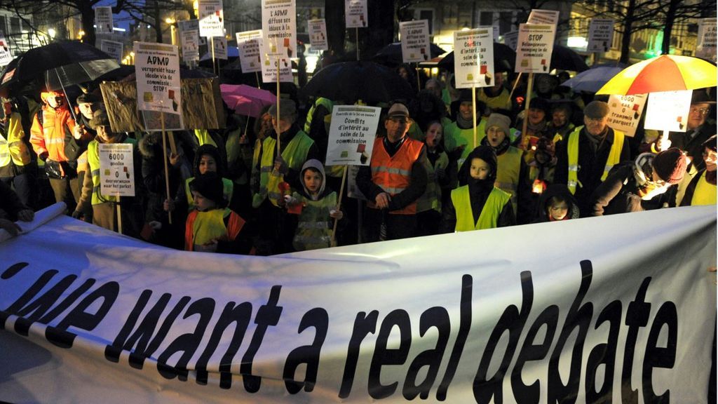 La Justicia belga absuelve a los tres médicos acusados de asesinato por un caso de eutanasia La Justicia belga absuelve a los tres médicos acusados de asesinato por un caso de eutanasia