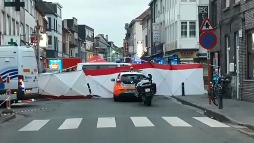 Cierran una concurrida calle en Gante: una mujer apuñala presuntamente a dos personas