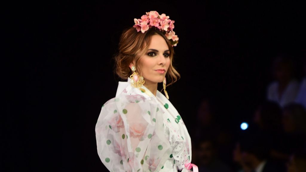 Irene Rosales retoma su faceta como modelo al desfilar en SIMOF: "Ha sido todo un placer"