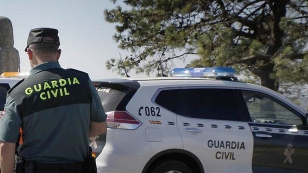 Rescatan a un hombre que llevaba 3 meses aislado por la nieve en un refugio en Almería Rescatan a un hombre que llevaba 3 meses aislado por la nieve en un refugio en Almería