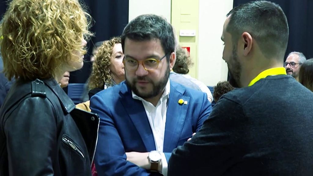 Cada uno por su lado: las imágenes que acentúan la división en el independentismo catalán Cada uno por su lado: las imágenes que acentúan la división en el independentismo catalán