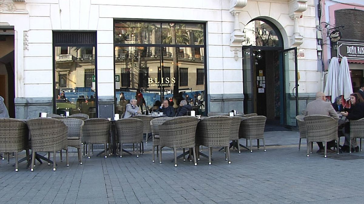 El bar de copas que impidió la entrada a cinco jóvenes chinos podría ser clausurado El bar de copas que impidió la entrada a cinco jóvenes chinos podría ser clausurado