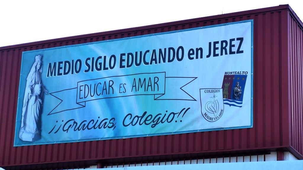 El colegio lleva cincuenta años abierto