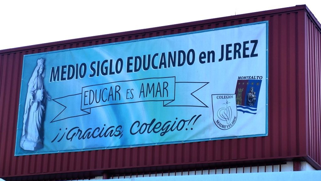 El colegio lleva cincuenta años abierto