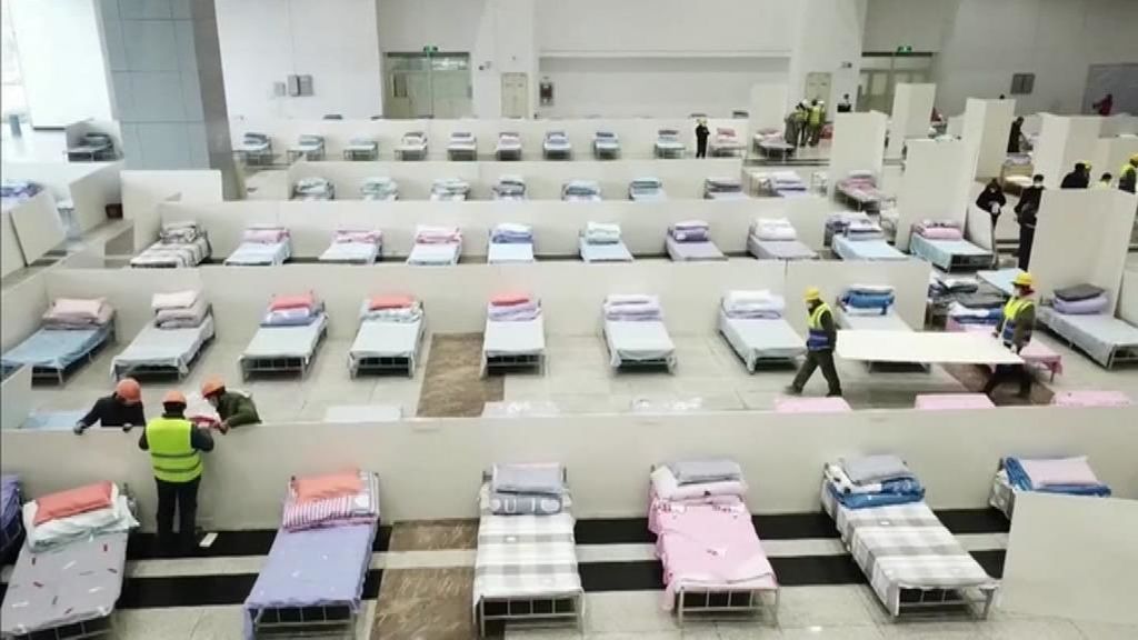 China habilita edificios públicos para los infectados