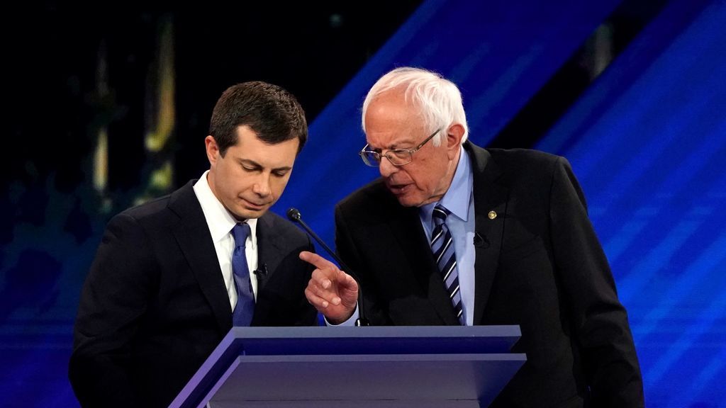 Buttigieg y Sanders, dos candidatos atípicos encabezan la carrera presidencial de los demócratas en EEUU