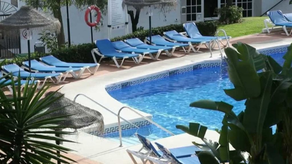 Abren una investigación nueva por la muerte de tres turistas en una piscina de Mijas