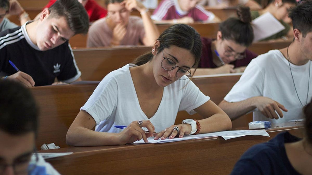 Los rectores denuncian que el sistema excluyente de becas provoca el abandono de los universitarios Los rectores denuncian que el sistema excluyente de becas provoca el abandono de los universitarios