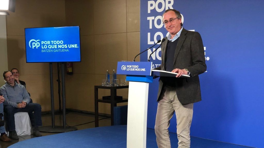 El PP vasco cierra filas con Alfonso Alonso y reta a Génova a que confirme su candidatura a Lehendakari El PP vasco cierra filas con Alfonso Alonso y reta a Génova a que confirme su candidatura a Lehendakari