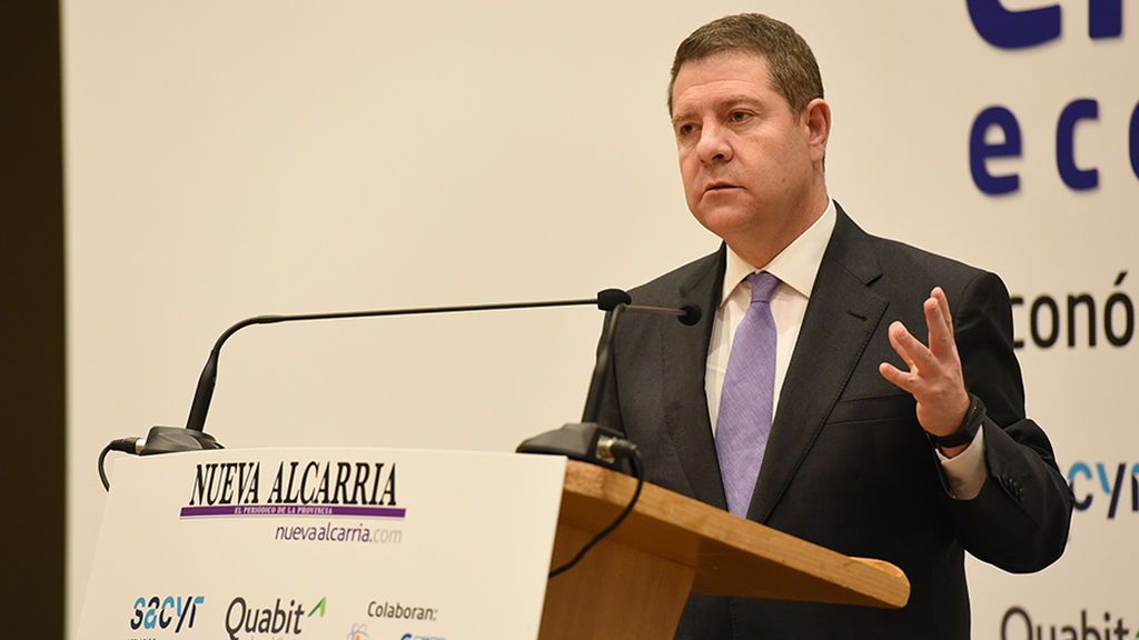 García-Page y Lambán, dos barones socialistas, en pie de guerra contra el Gobierno por la devolución del IVA García-Page y Lambán, dos barones socialistas, en pie de guerra contra el Gobierno por la devolución del IVA