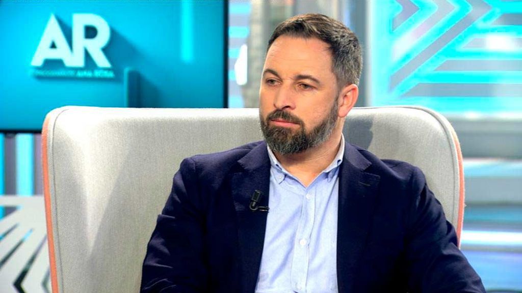 Santiago Abascal (Vox) sobre Sánchez y Torra: "Es la reunión de un presidente ilegítimo con un presidente ilegal" Santiago Abascal (Vox) sobre Sánchez y Torra: "Es la reunión de un presidente ilegítimo con un presidente ilegal"