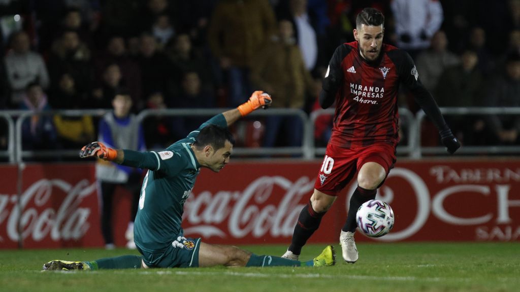 El Mirandés repite hazaña, golea al Villarreal y se mete en ‘semis’ de Copa