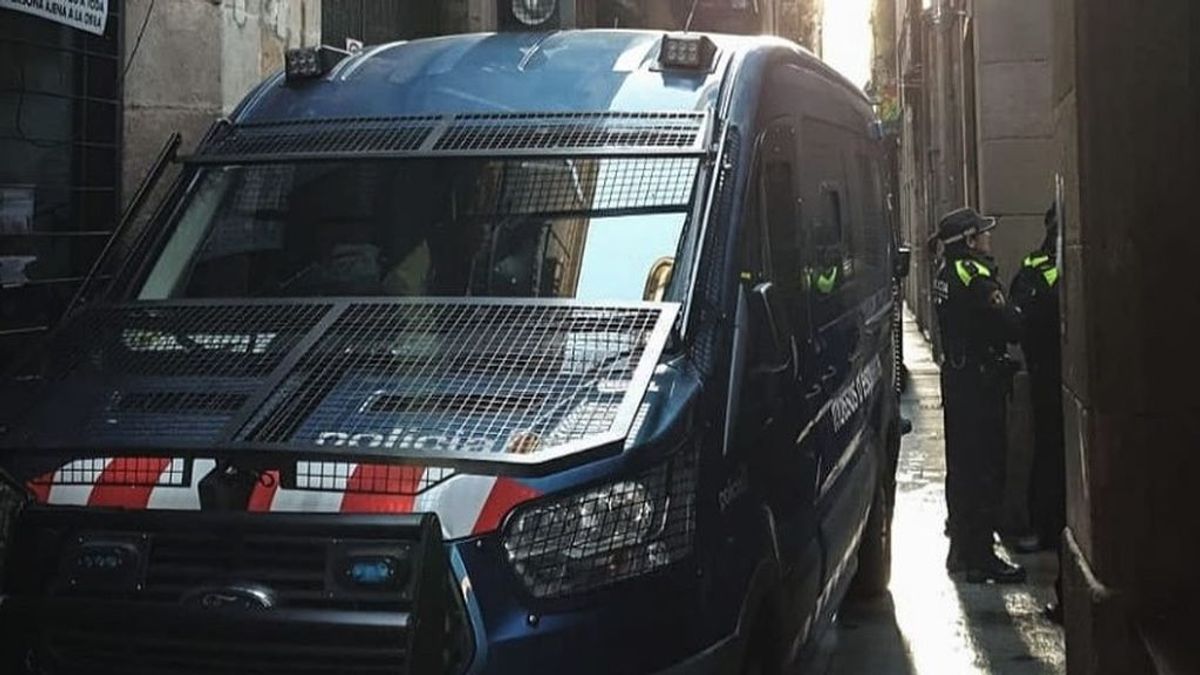 Detienen a 12 personas en un operativo contra narcopisos en Barcelona