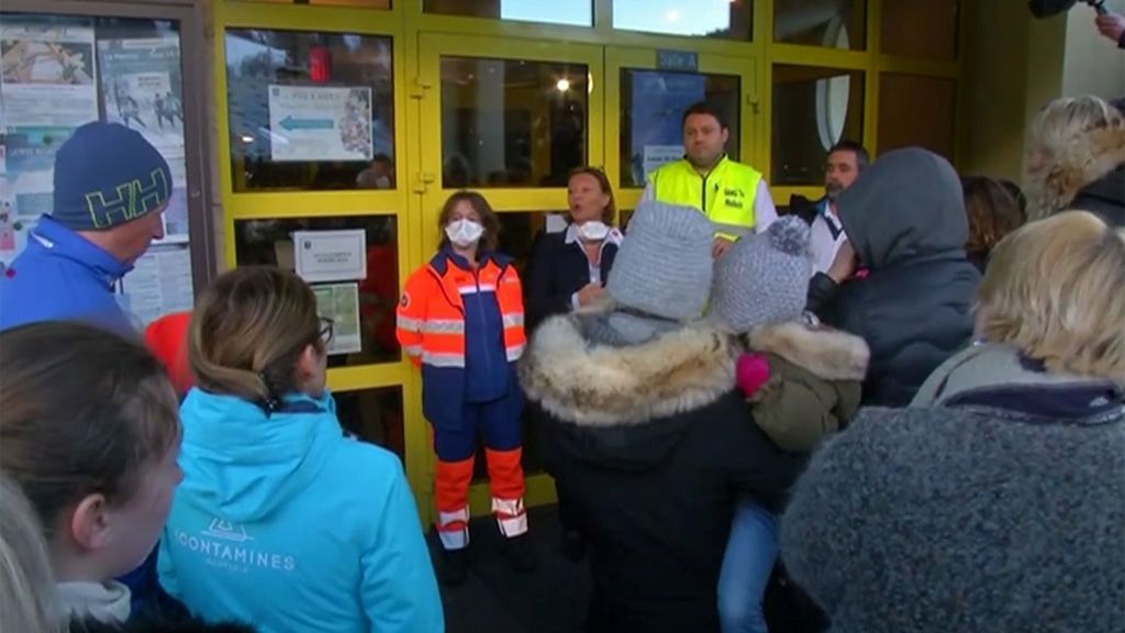 La estación de esquí francesa donde se contagiaron los turistas británicos analiza si hay más casos