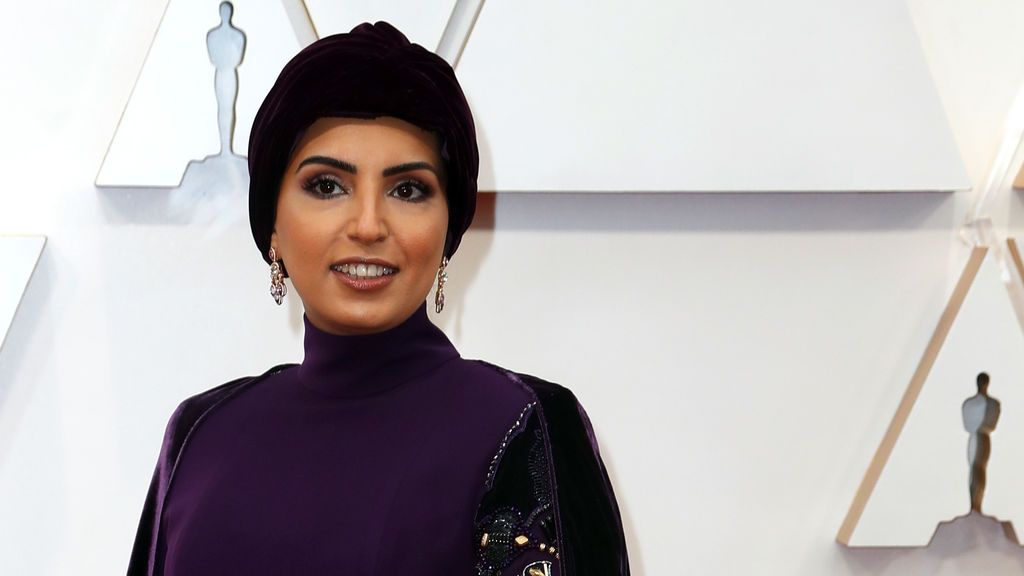 Fatma Hassan Alremaihi  posa en la alfombra roja de los Premios Óscar 2020