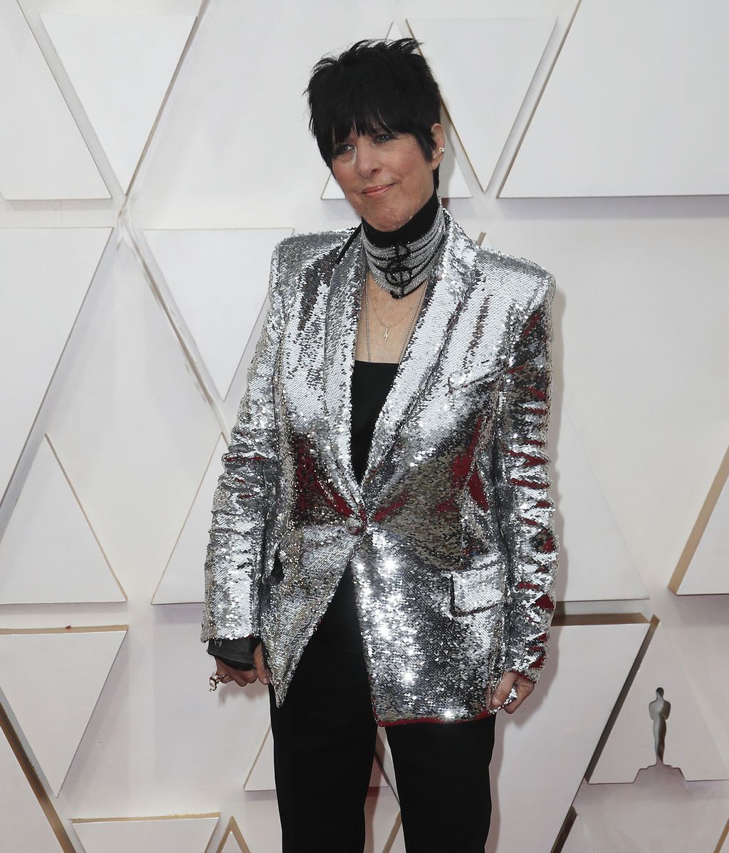 Diane Warren posa en la alfombra roja de los Premios Óscar 2020