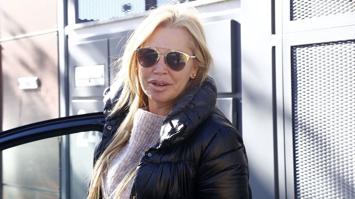 Belén Esteban, desolada, se refugia en casa tras conocer la muerte de su ex, Fran Álvarez Belén Esteban, desolada, se refugia en casa tras conocer la muerte de su ex, Fran Álvarez