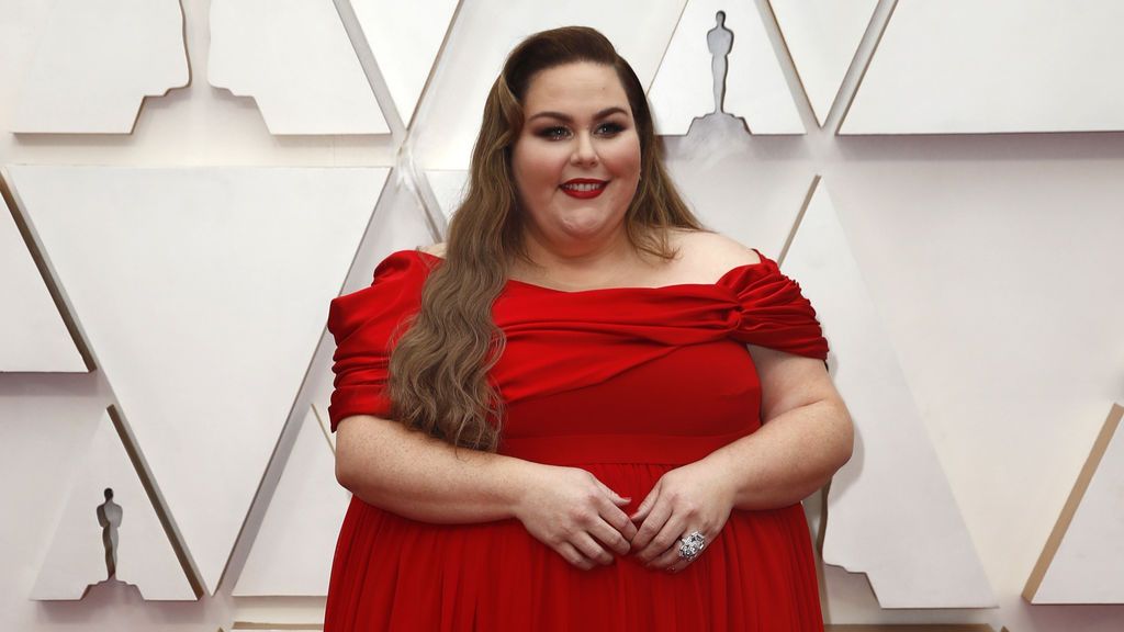 Chrissy Metz posa en la alfombra roja de los Premios Óscar 2020