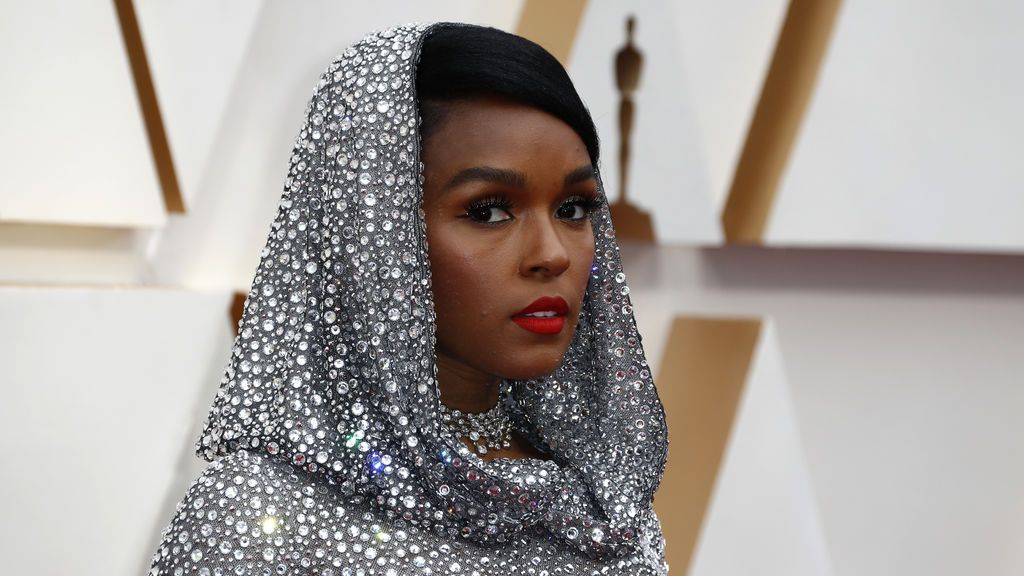 Janelle Monae posa en la alfombra roja de los Premios Óscar 2020