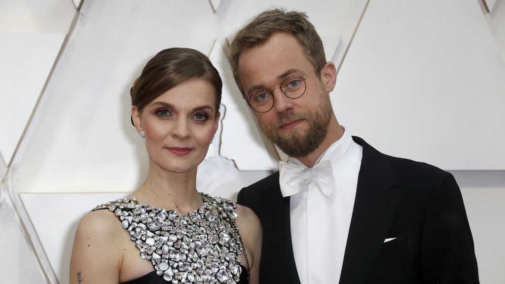 Hildur Guonadottir posa en la alfombra roja de los Premios Óscar 2020