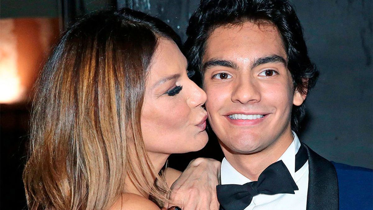 Quién es Alejandro Reyes, el hijo de Ivonne Reyes y Pepe Navarro salta a TV en ‘Supervivientes’ Quién es Alejandro Reyes, el hijo de Ivonne Reyes y Pepe Navarro salta a TV en ‘Supervivientes’