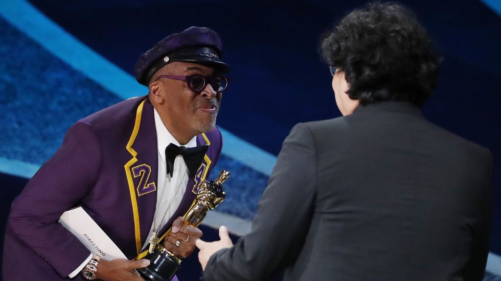 Bong Joon Ho recibe el Óscar a Mejor Director por 'Parásitos'