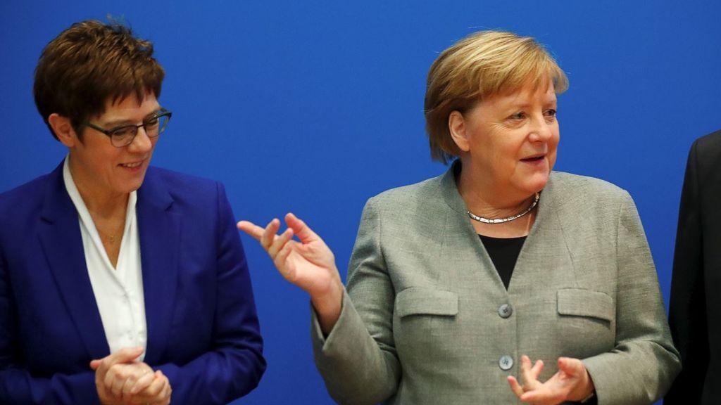 La 'heredera' de Merkel tira la toalla por el caos en Turingia La 'heredera' de Merkel tira la toalla por el caos en Turingia