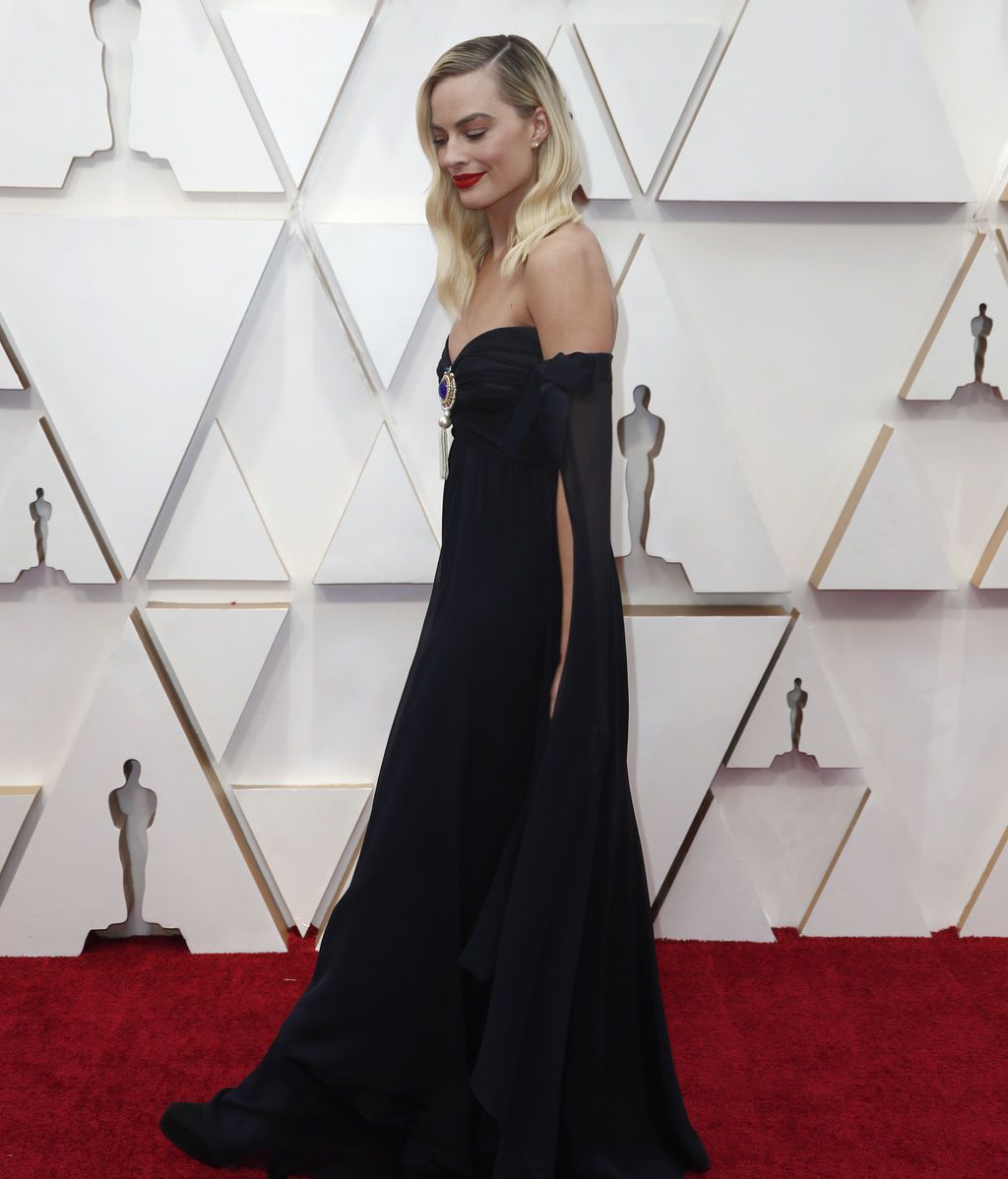 Margot Robbie posa en la alfombra roja de los Premios Óscar 2020